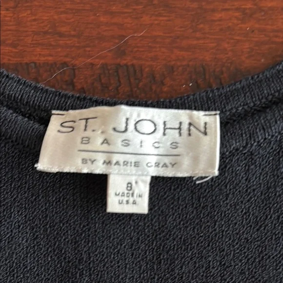 St John knit, excellent condition, great capsule wardrobe piece. - Picture 2 of 9